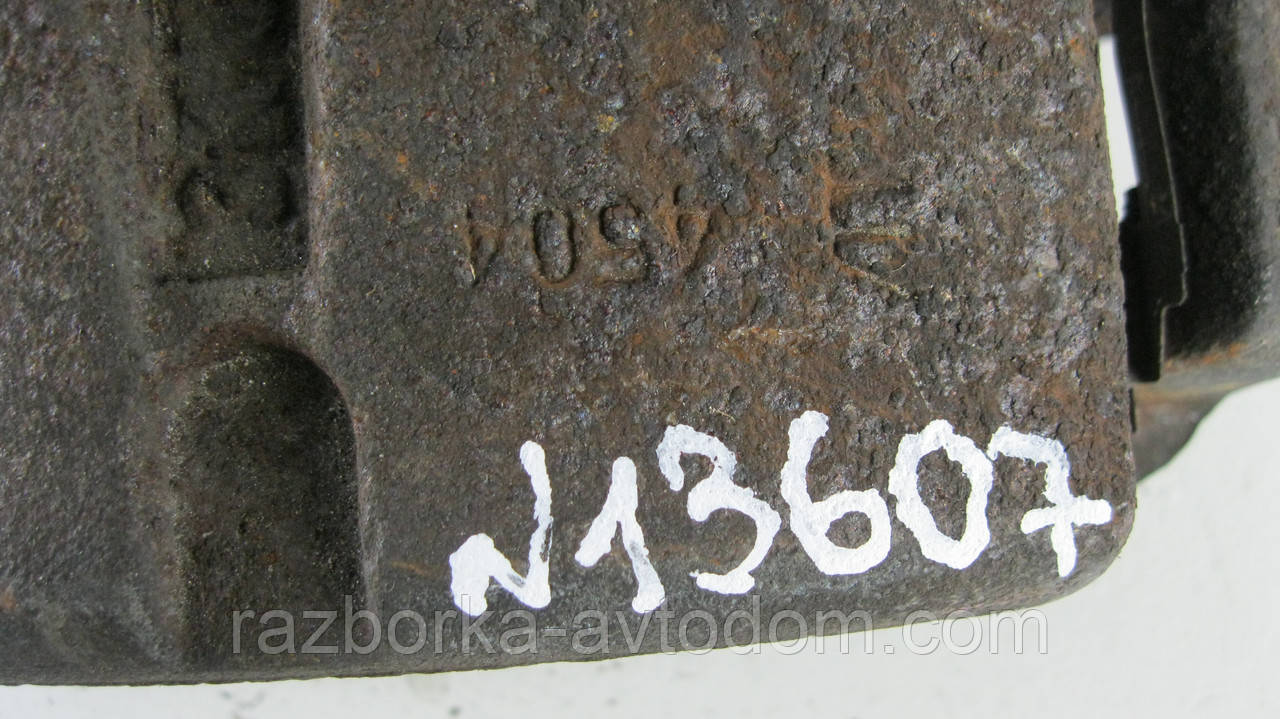 Суппорт гальмівний передній правий Nissan X-trail T30 (01-08) OE: 410018H300