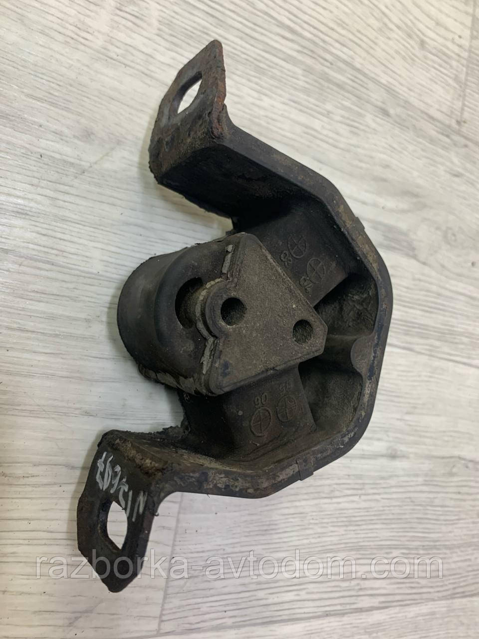Подушка опора двигуна передня ліва Daewoo Lanos / Sens OE:90250437