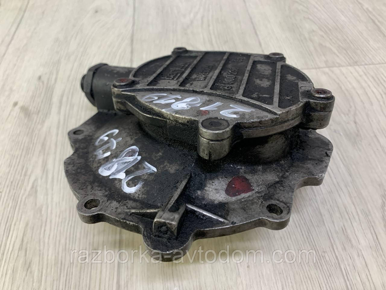 Вакуумний насос 2.2D Mercedes W210, W202, Vito 638 (96-03), Sprinter OE:0002303665