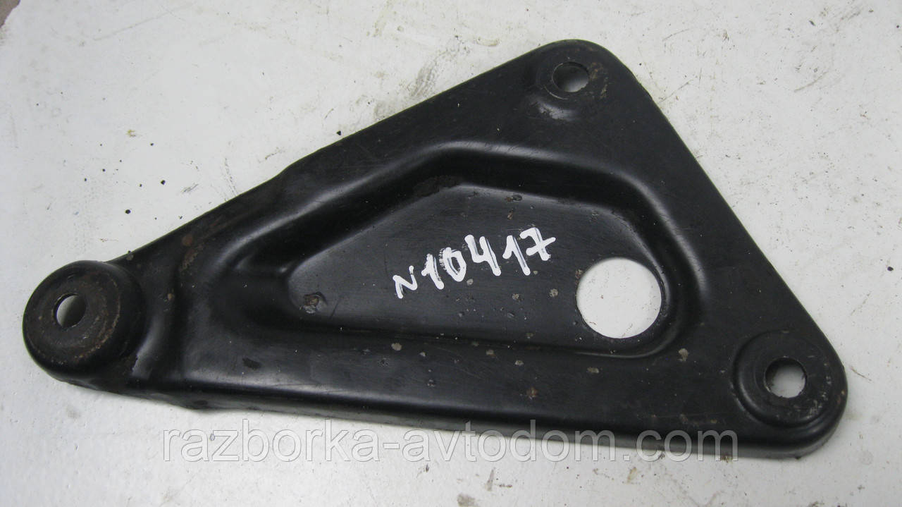 Кронштейн кріплення передньої балки лівий Opel Vectra B (1995-2002) OE:90497904