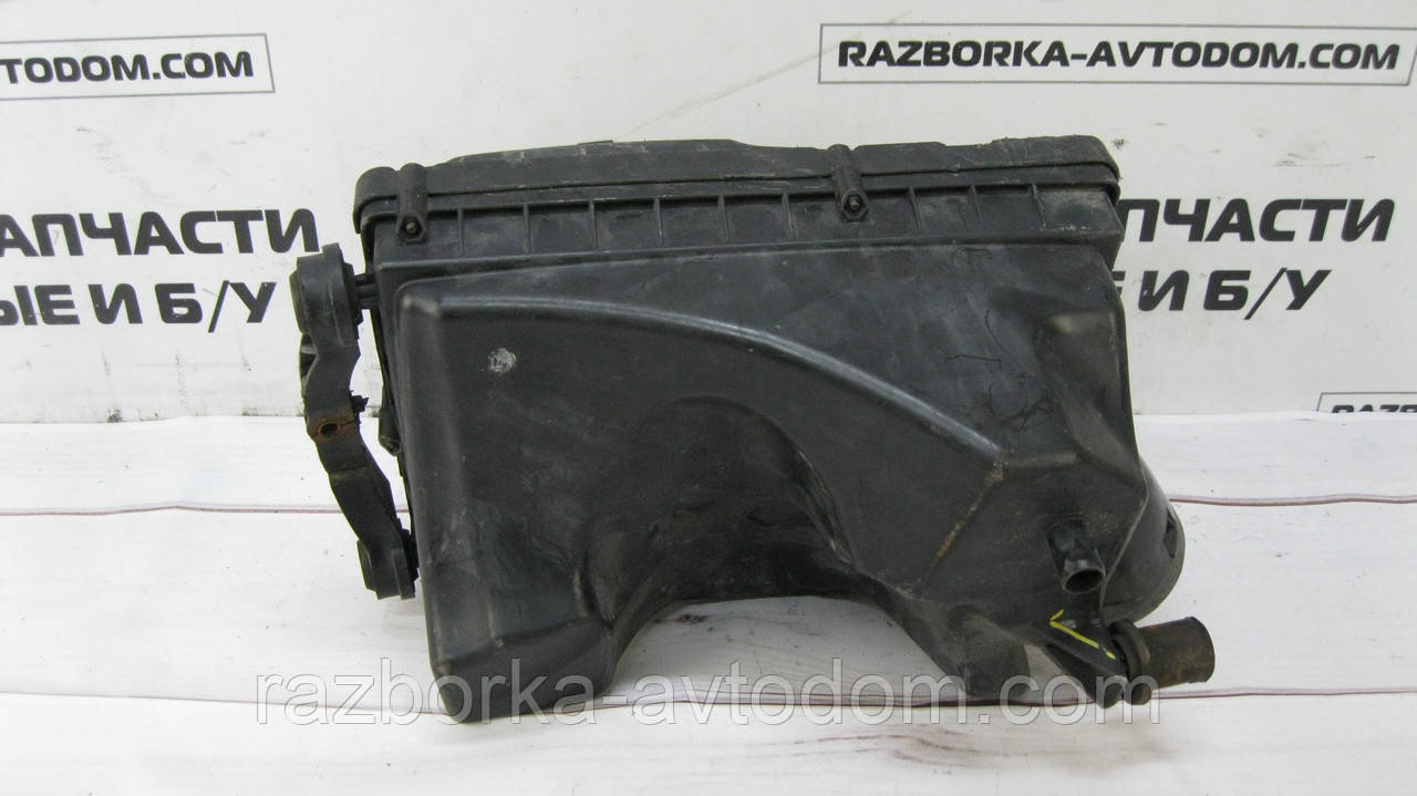Корпус повітряного фільтра Opel Zafira B (2005-2010) Astra H OE:55557126, 13271079