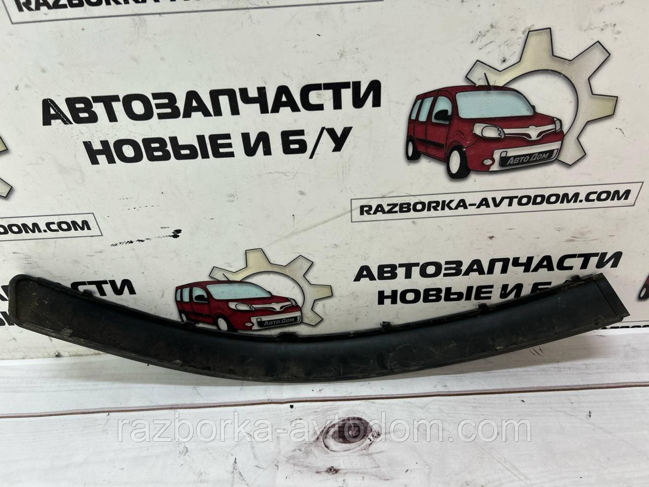 Накладка / Молдинг бампера переднього лівий VW Passat B5 (96-00) OE:3b0807717