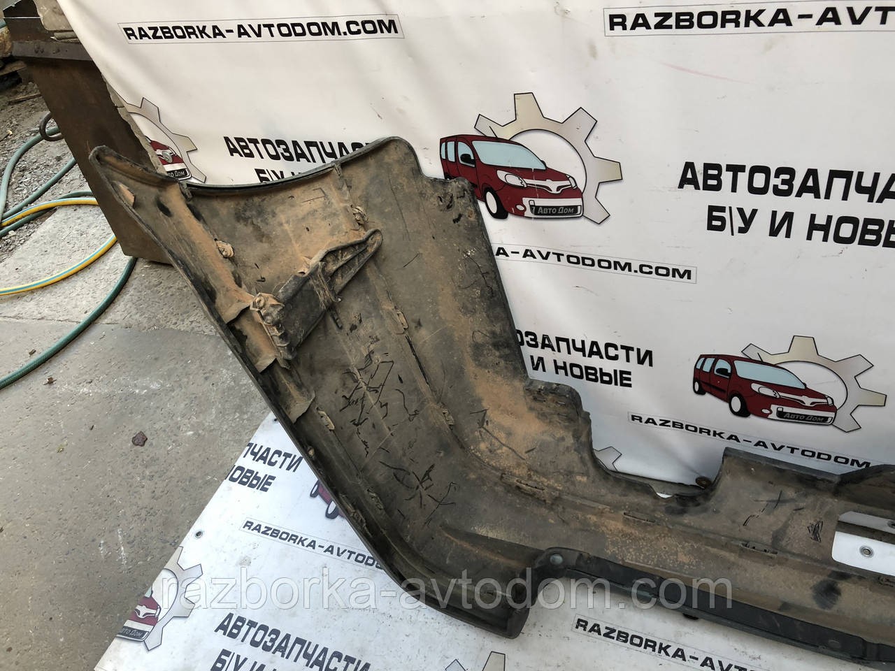 Бампер задній універсал VW Golf 3 (91-97) 1H9807417