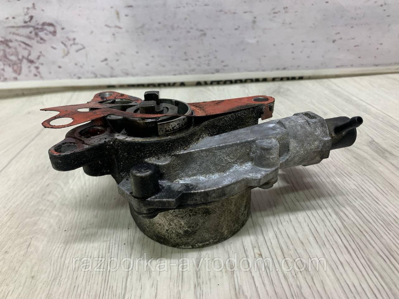 Вакуумний насос Renault Megane,Scenic III , Megane 3 , Trafic 3 1.6 DCI (09-16) OE:146503760R