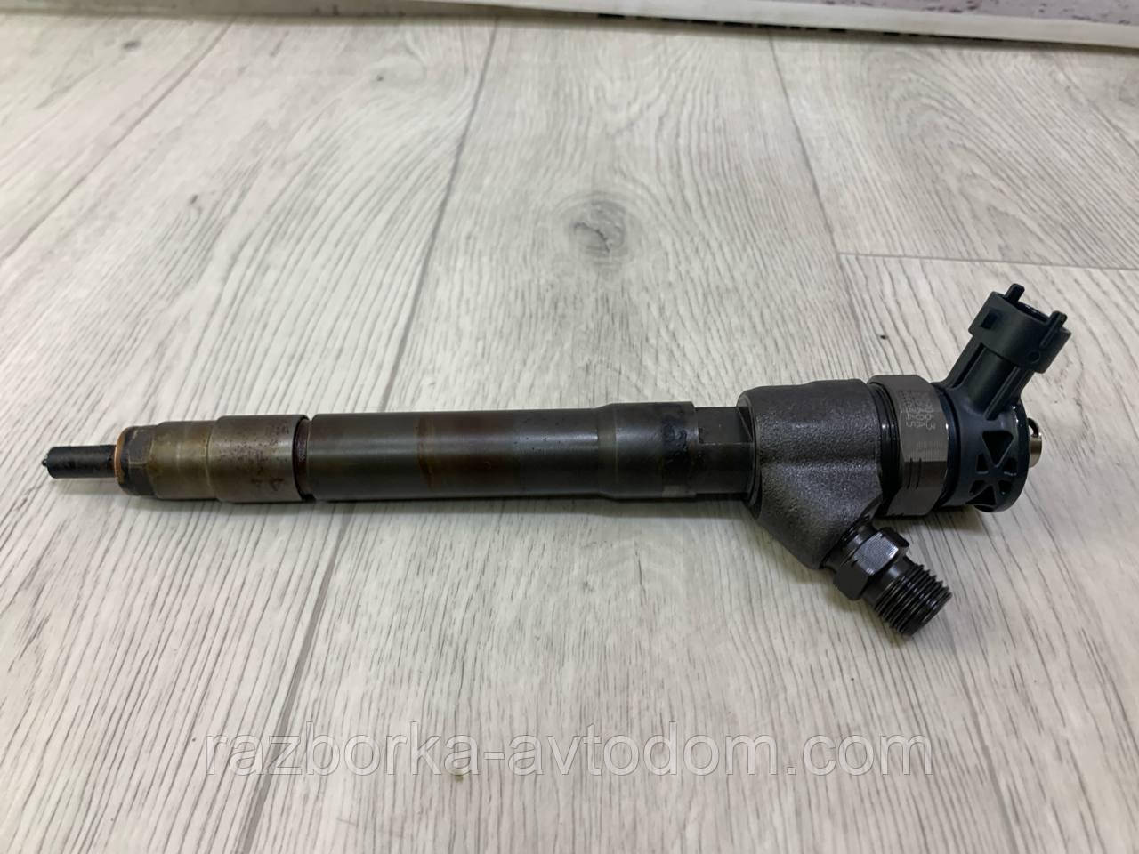 Форсунка  1.6DCI Renault Scenic 3 (09-), Trafic 3, Megane 3, Fluence, Opel Vivaro (14-) OE:8201055367, 0445110414, H8201055367