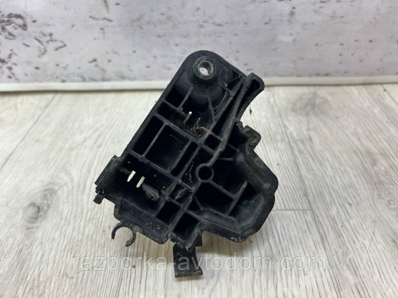 Кріплення, Тримач упору капота правий Renault Scenic 3, Grand Scenic 3 (09-16) OE:625580027R