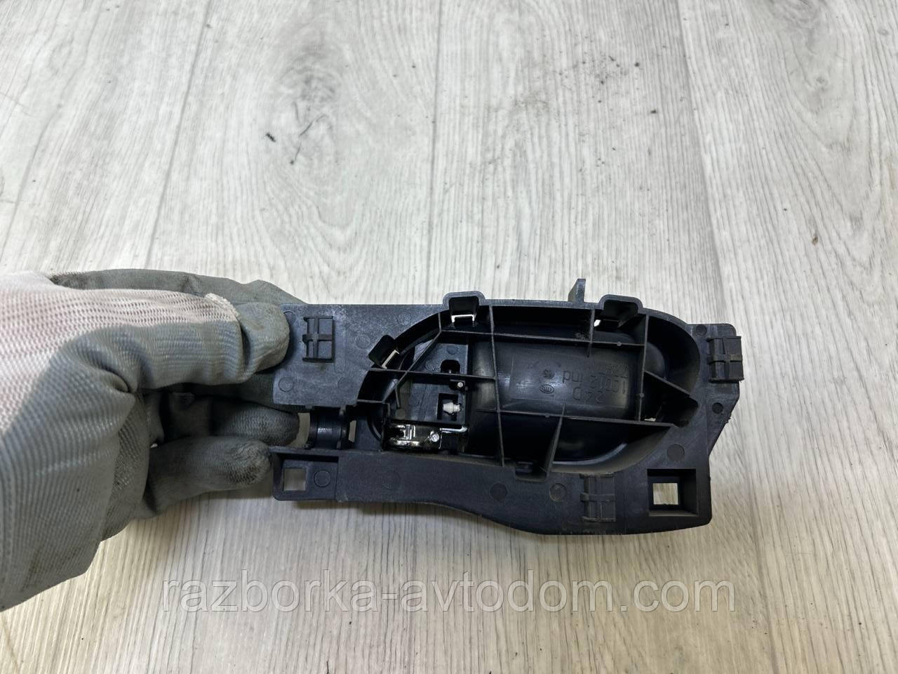 Ручка внутрішніх дверей передньої правої PEUGEOT 407 (04-11) OE:96526177vd