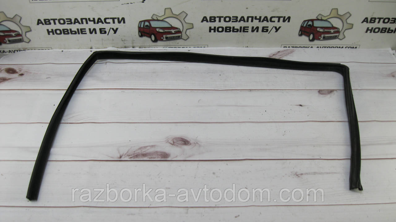 Ущільнювальна гумка дверей передньої лівої Opel Astra H (2005-2015) OE:24468013, 565498024