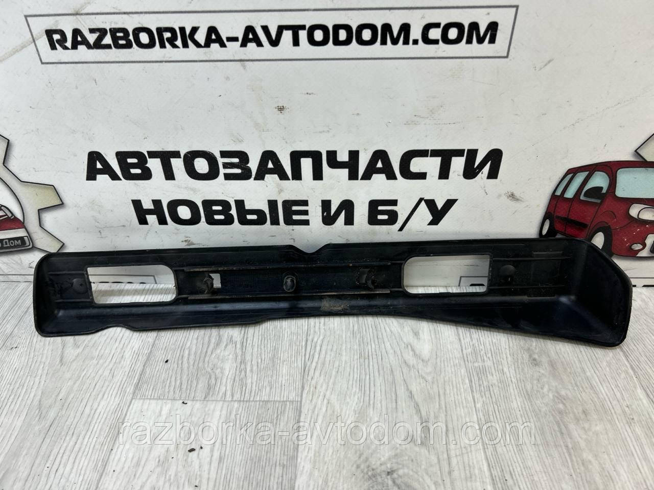 Пластик салазок сидіння праве OPEL OMEGA B (1994-1999) OE:90458415