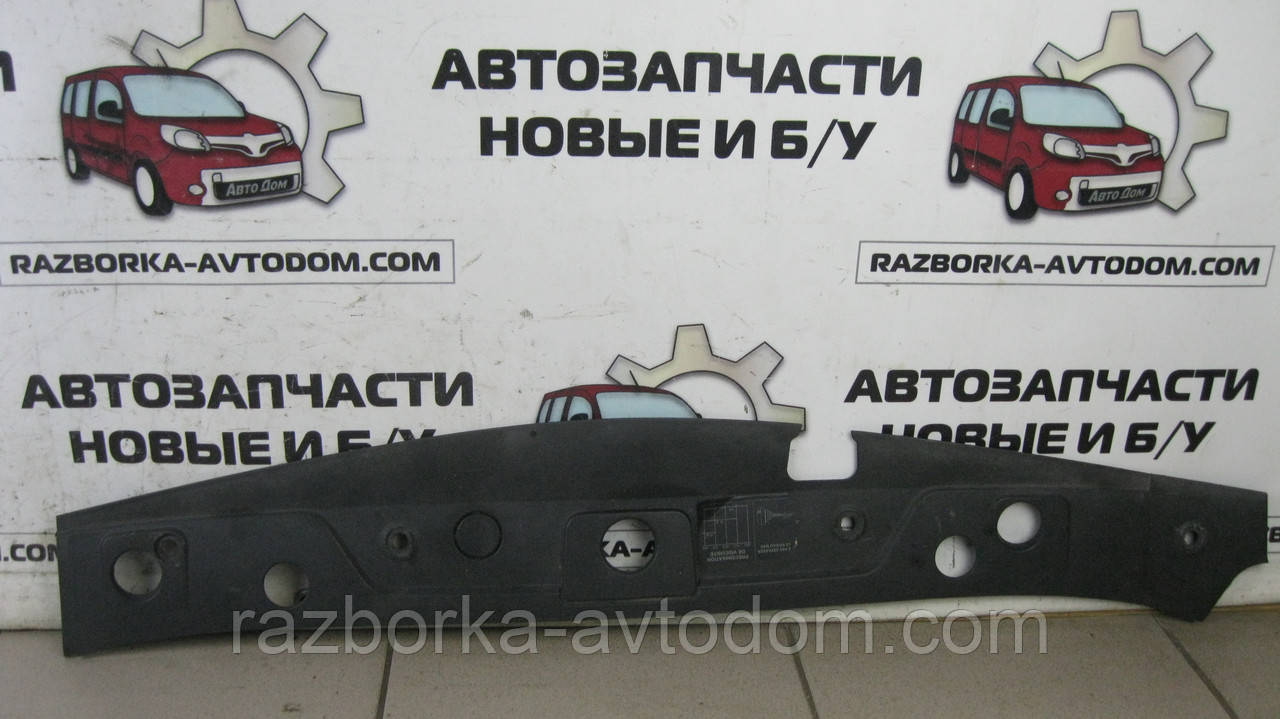 Накладка передней панели Renault Megane 2 (2003-2009) OE:8200116717