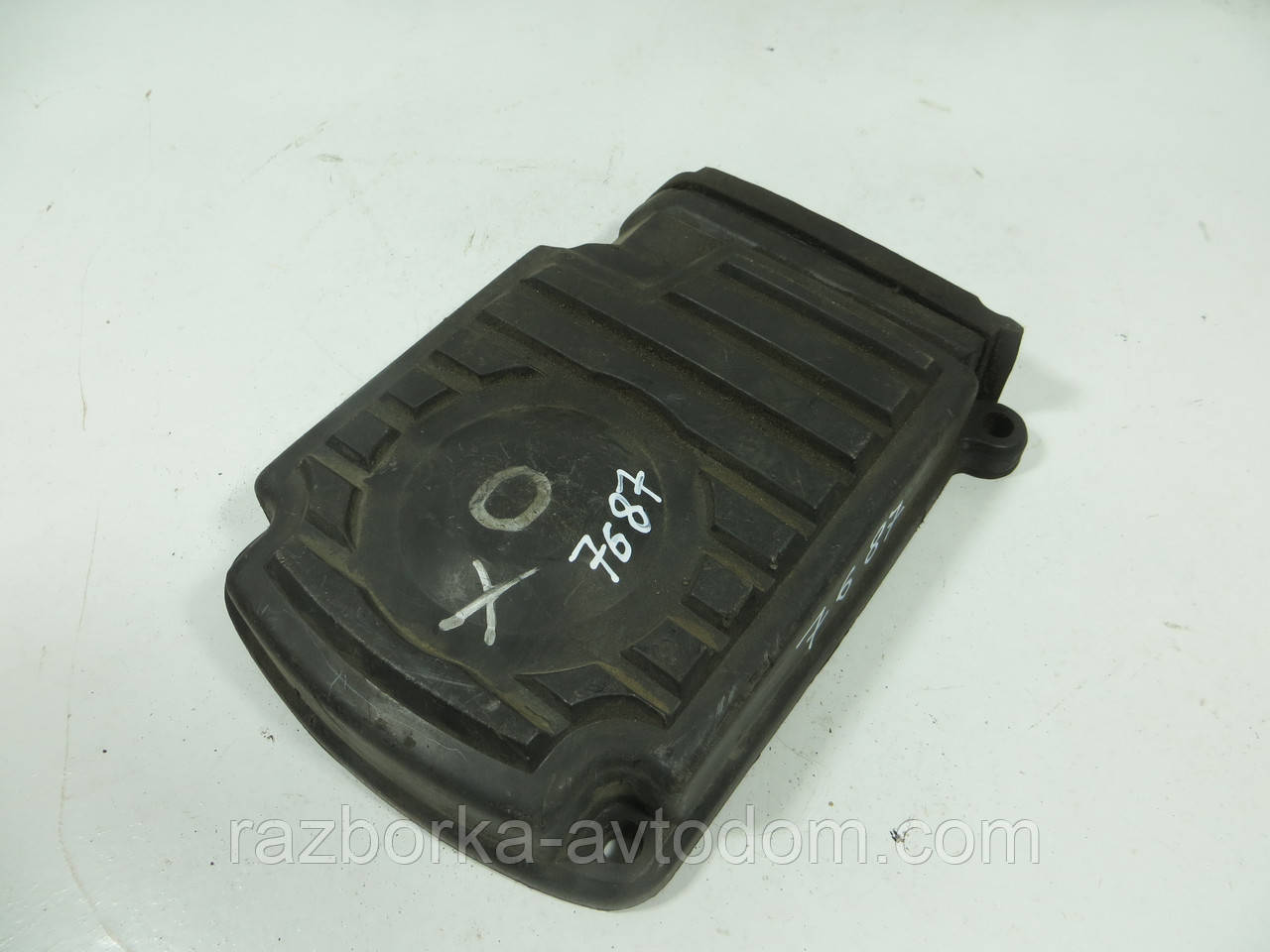 Захист ременя ГРМ верхня NISSAN SUNNY / WINGROAD Y10 (1990-1999) ОЕ: 1356357J0