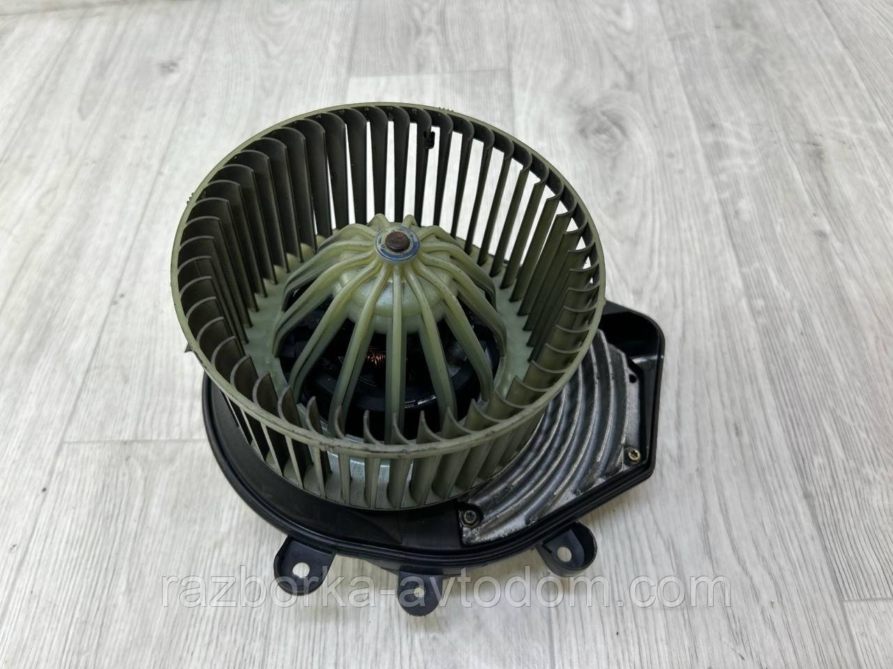 Вентилятор/Меторчик печінки (під клімат) SKODA Superb 1 (02-08), VW Passat B5, Audi A4 OE:740221233f, 8d1820021