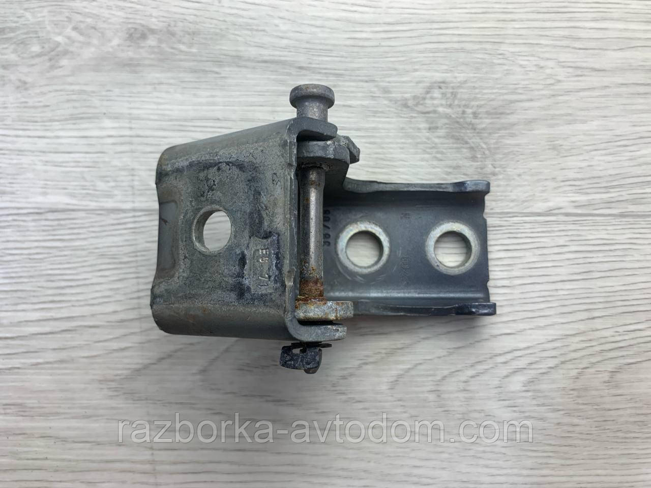 Петля передніх лівих дверей верхня Peugeot 407 (04-11) OE: 9035T1