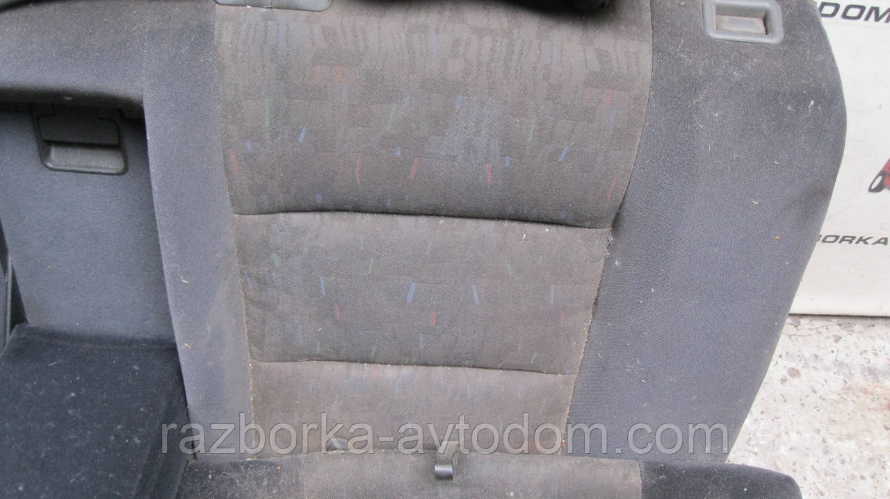Сидіння задні комплект Opel Combo (01-12) OE:13205633 Дефект: Вимагає чищення