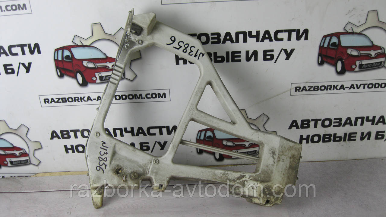 Кронштейн заднього бампера правий хетчбек Ford Focus II 04-11 OE:4m51a17e850al фото 2