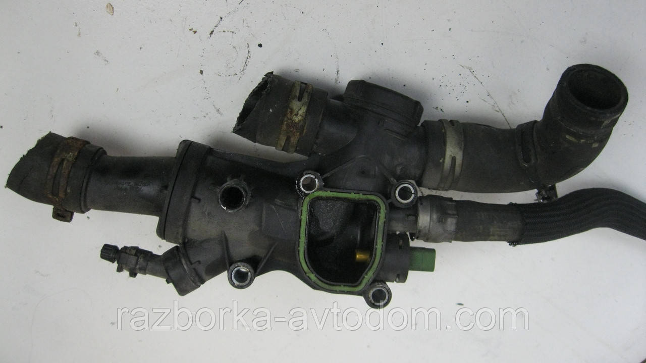 Корпус термостата Citroen C4 Picasso, Jumpy, Peugeot Expert, Scudo (2006-2013) 2,0 HDI OE:1336Y9