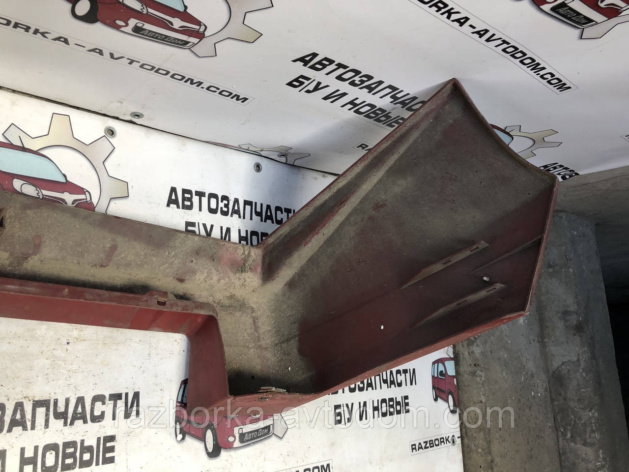 Бампер задній універсал Citroen BX (1982-1994) 9560648117