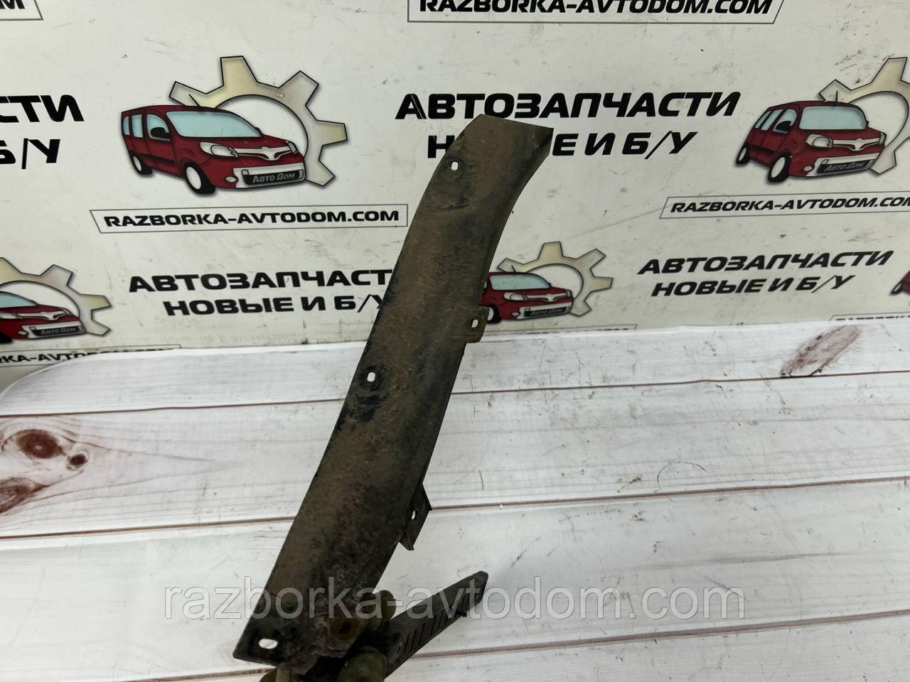 Кронштейн/ Кріплення бампера заднього лівого (універсал) VW Passat B5 (97-05) OE: 3b9807393l