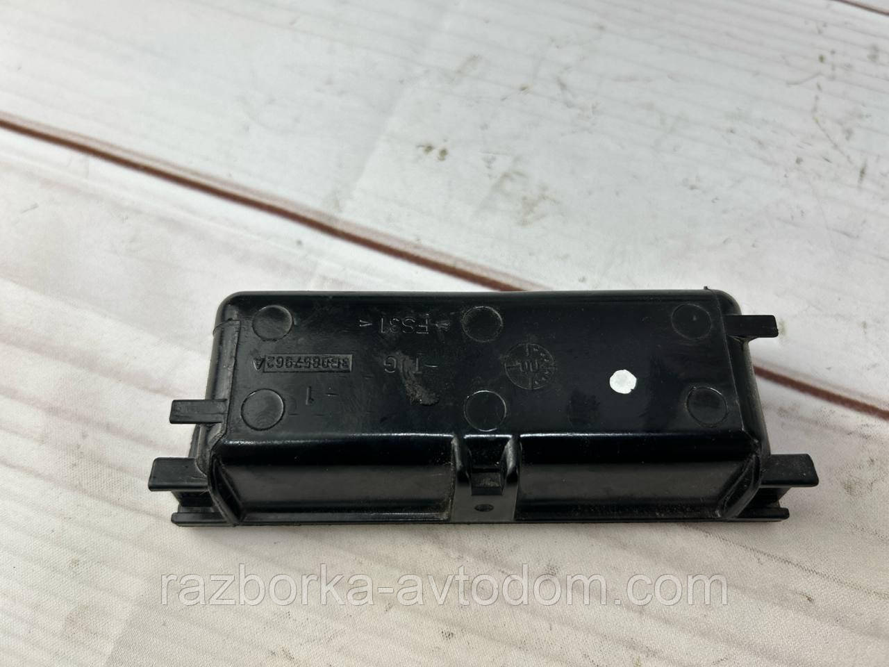 Пепельниця задня VW Passat B5 (96-05) OE:3B0857962A