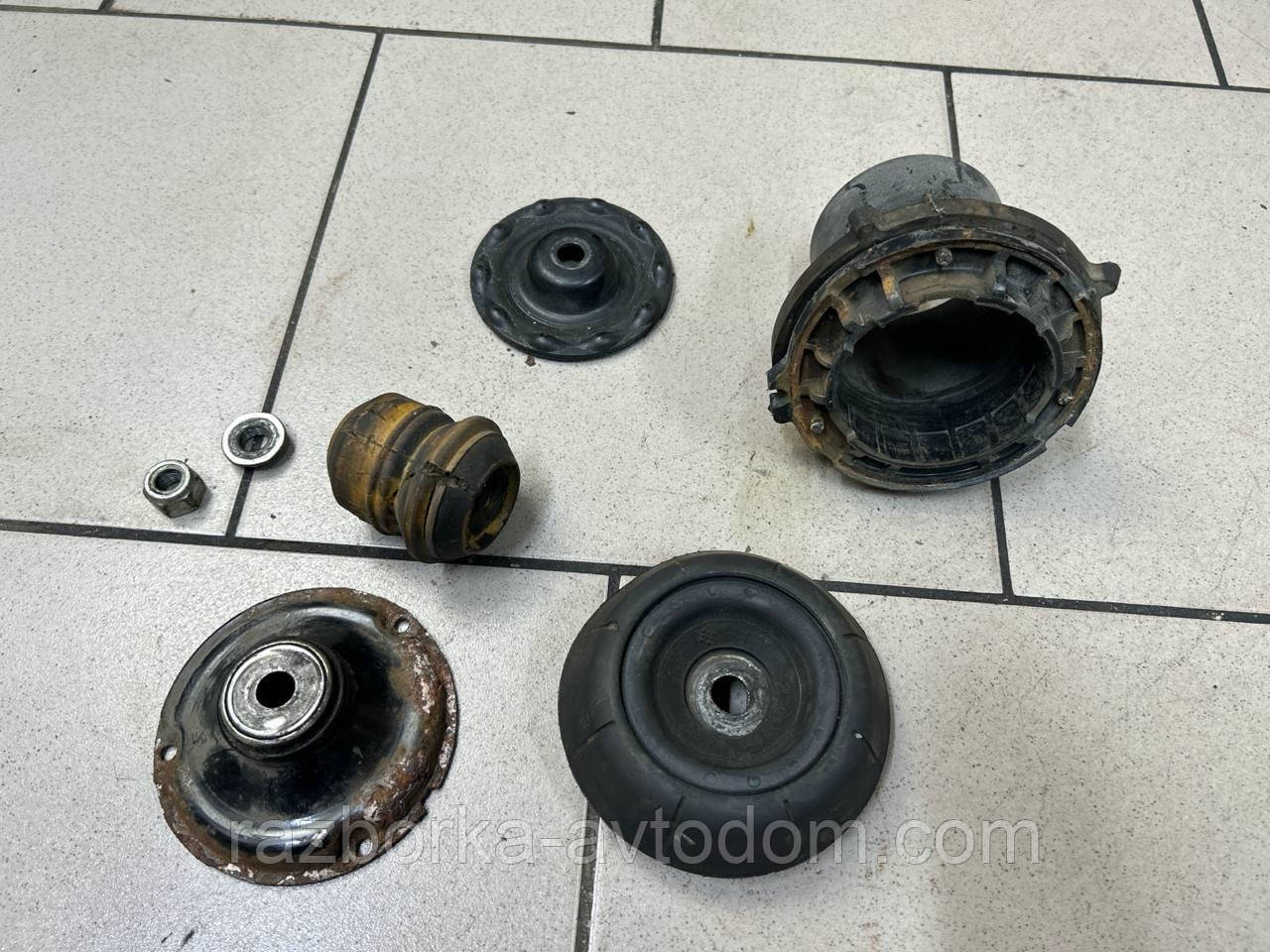 Опора амортизатора переднього правого (комплект на стійку) Opel Zafira A (99-05) OE:90468618