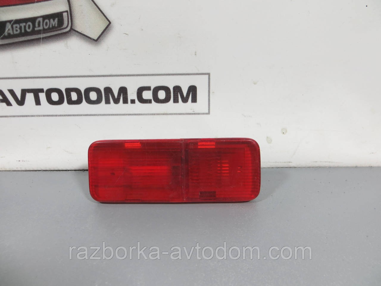 Плафон/ліхтар підсвітки дверцят правої Mazda 626 GD / GV (1987-1997) ОЕ: stanley 025-4057