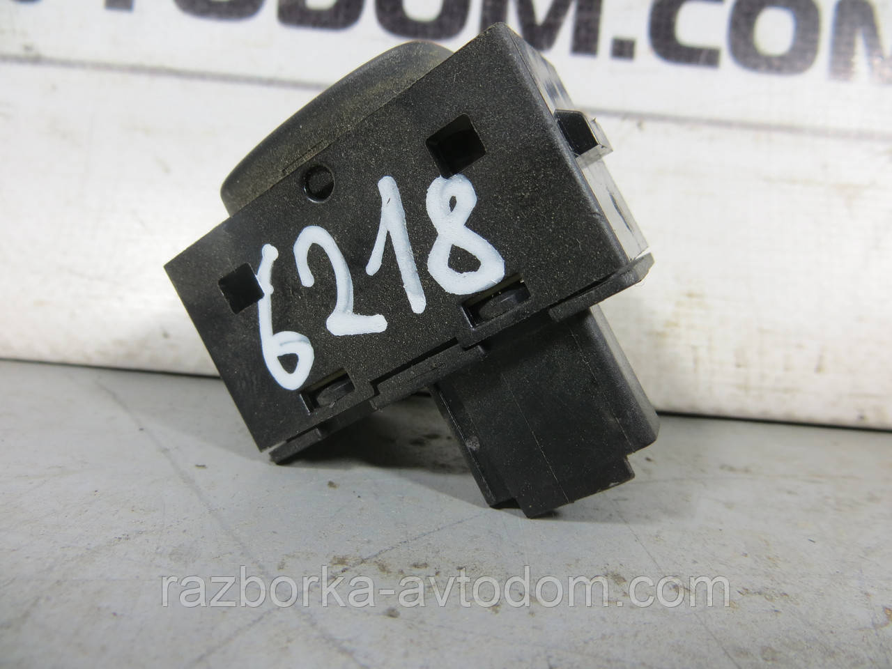 Кнопка склопідіймач задня Peugeot 307 (2001-2008) ОЕ: 6554E8