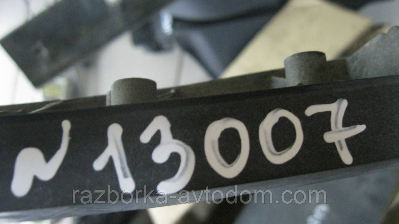 Пластик під лобове скло нижня Citroen C4 (2004-2010) OE:8251V2