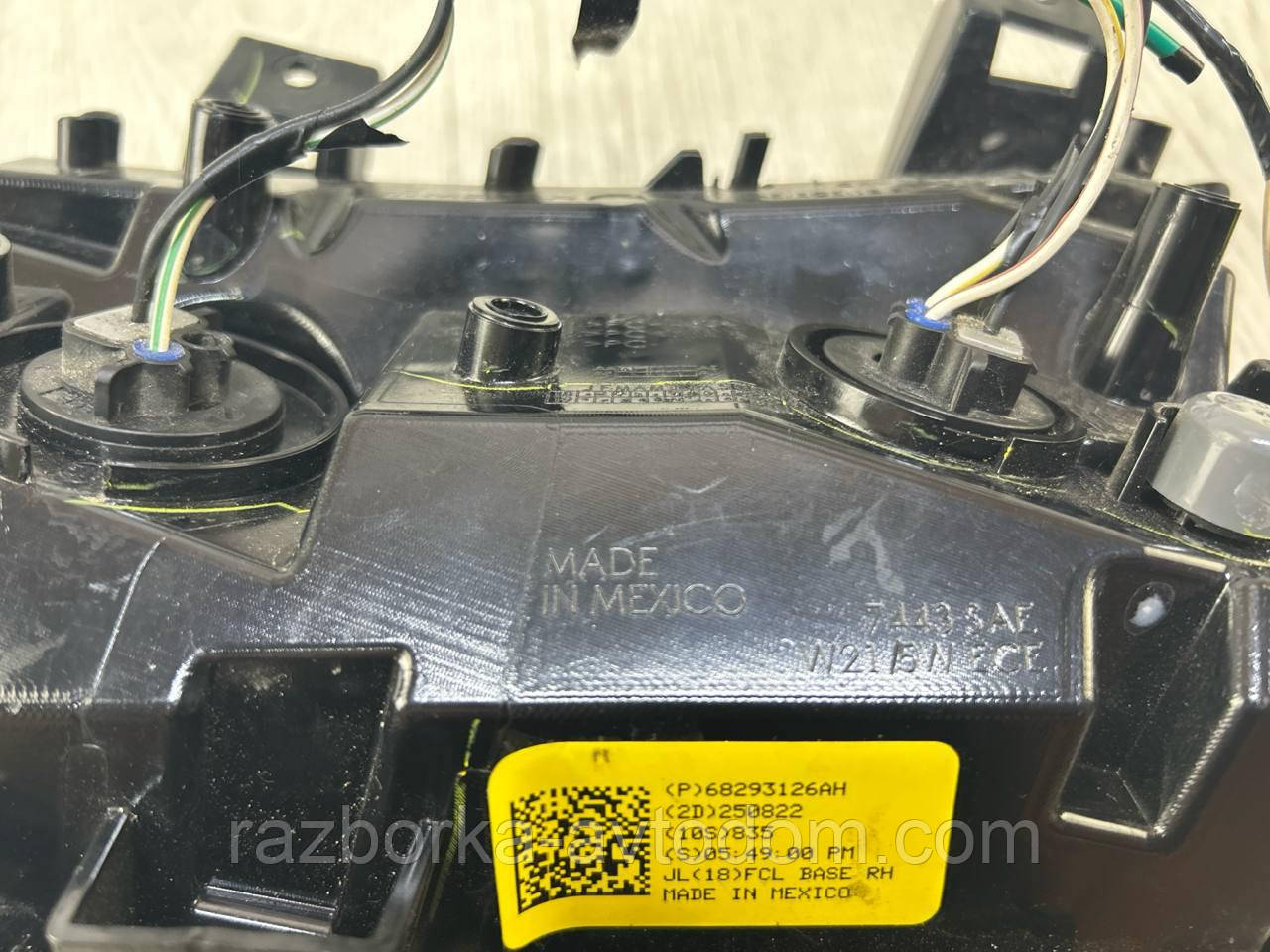 Покажчик повороту в бампері (повторювач) правий Jeep Wrangler JL (18-23), Gladiator (20-23) OE:68293126AH Б/У