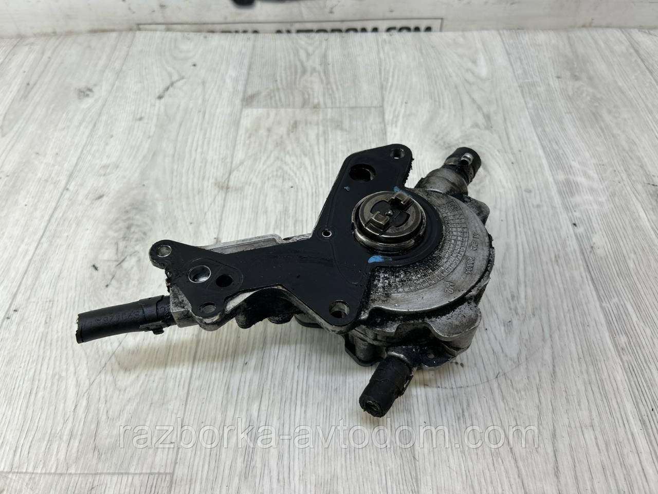 Паливний насос/ вакуумний (тандемний насос) 1.9TD, 2.0TD Skoda Superb 1,2, VW Caddy 3, VW Passat B5, B6, OE:038145209h