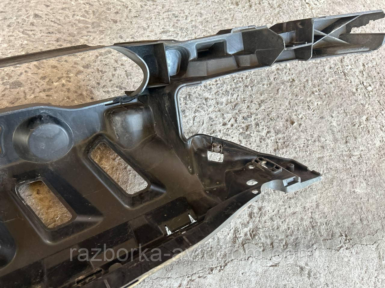 Підсилювач бампера переднього (панель передня) Peugeot 308 (11-13) OE:9674669077 ДЕФЕКТ тріщини
