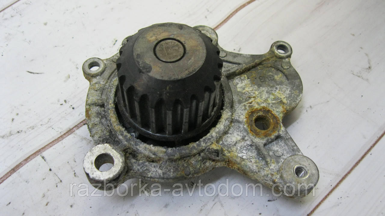 Помпа системи охолодження (водяний насос) Hyundai Getz (2002-2005) OE:2510027000