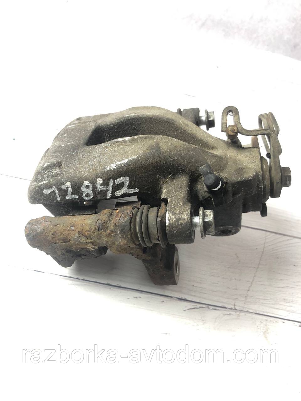 Суппорт задній правий Citroen C4 (04-08)