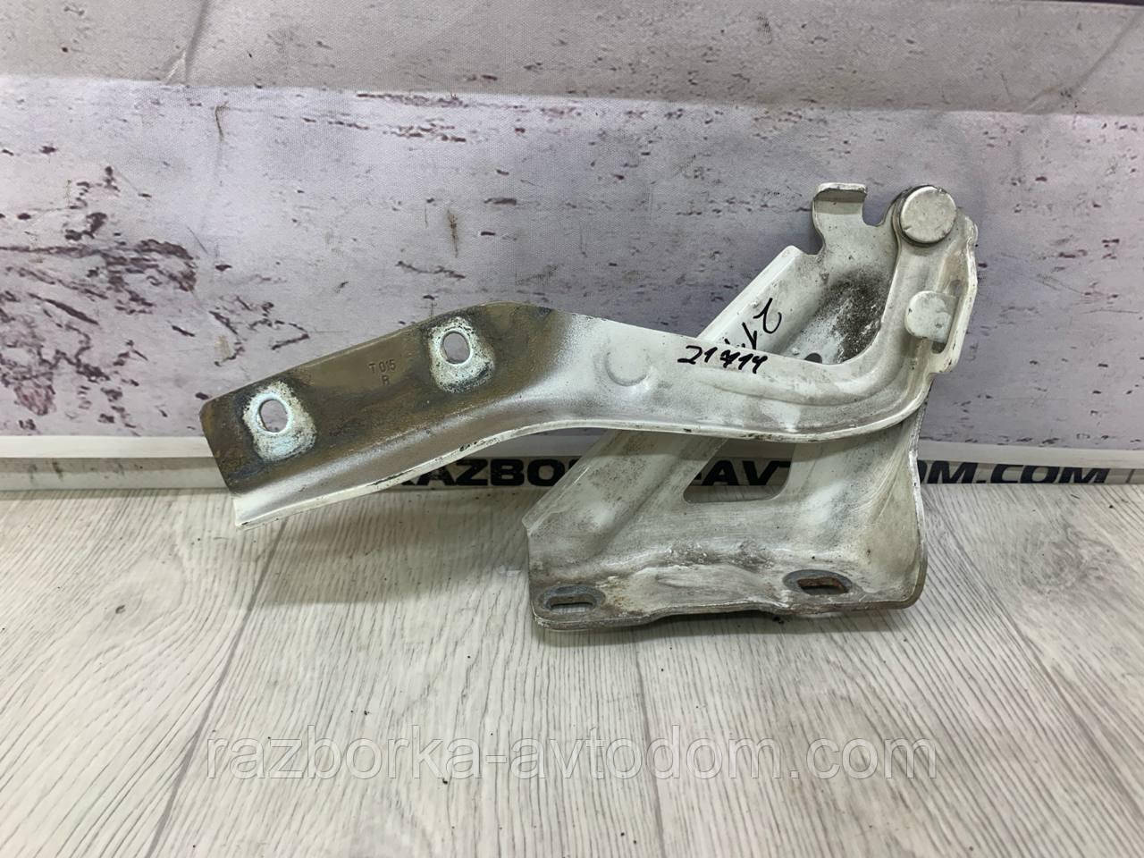 Петля капота права Peugeot Bipper, Nemo (07-) ОЕ:1352948080 OE: 7912F1