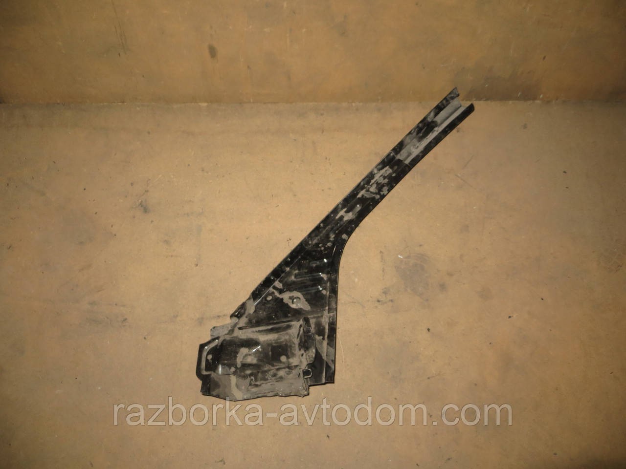 Стілка кузова перед права (седан) BMW 3 E46 (98-01) OE:41218228228