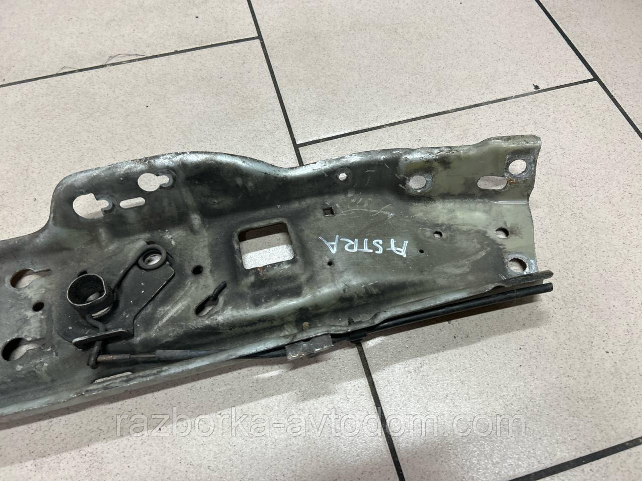 Панель передня верхня частина Opel Astra H (05-15), Zafira B OE:93189014