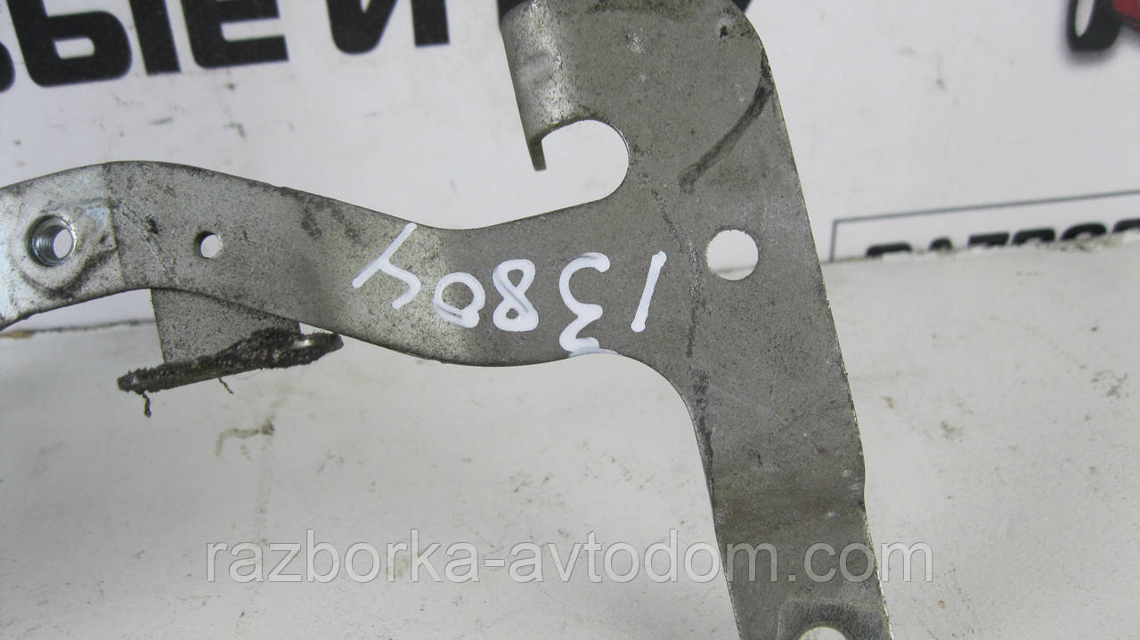 Кронштейн кріплення вакуумного резервуара 1,3CDTI Fiat Fiorino-Qubo (07-), Nemo (08-),Bipper OE:51828390