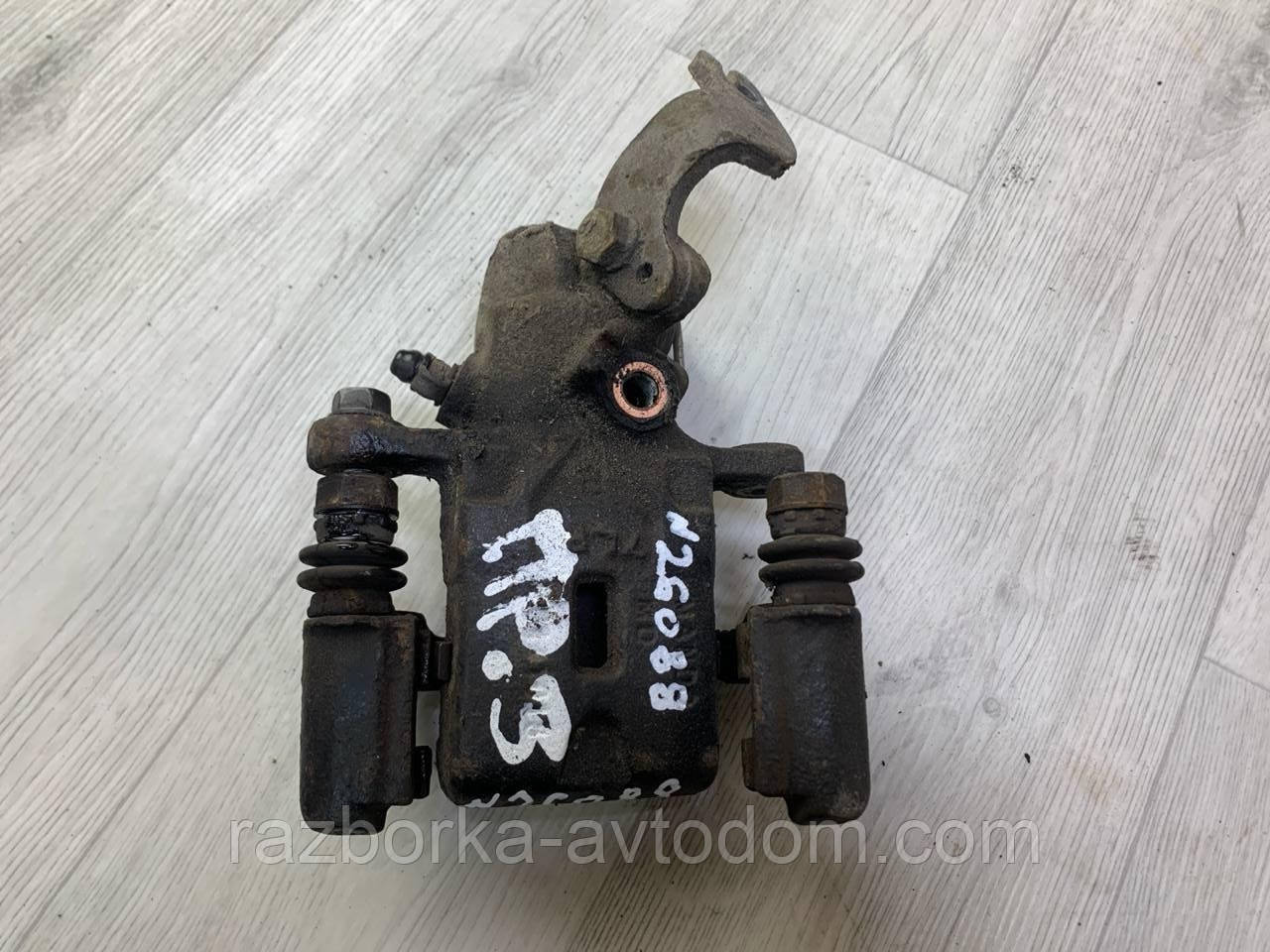 Суппорт термозний задній правий Kia Cerato (2006-2009), OE:582302F400