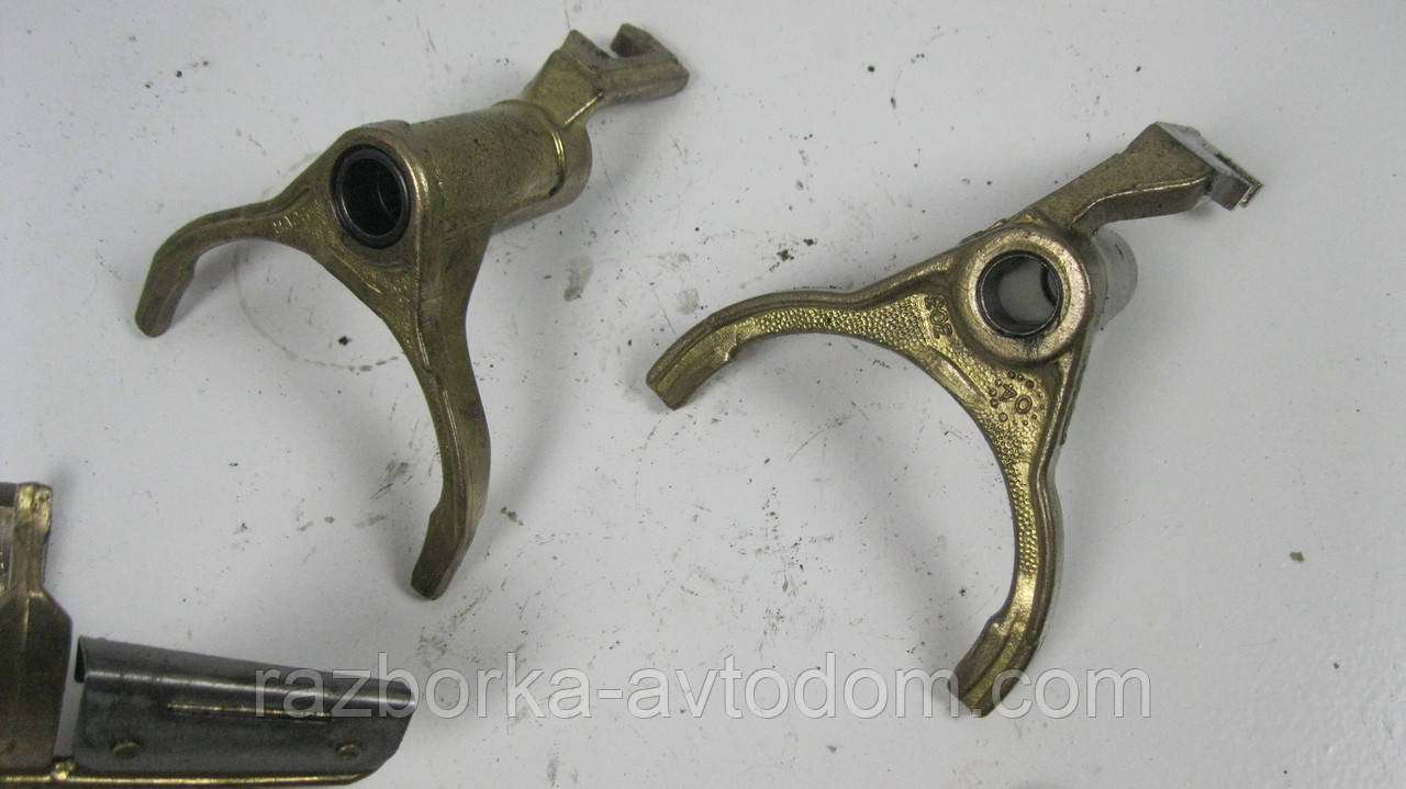 Комплект виделок селектора КПП Ford Connect (2002-2013) 1.8D OE:3070342