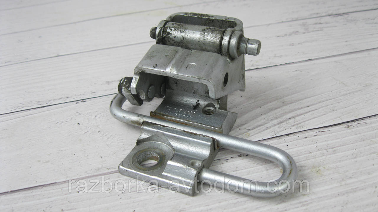 Петля дверей задньої правої спідня VW Touran (2003-2010) OE:1T0833412A