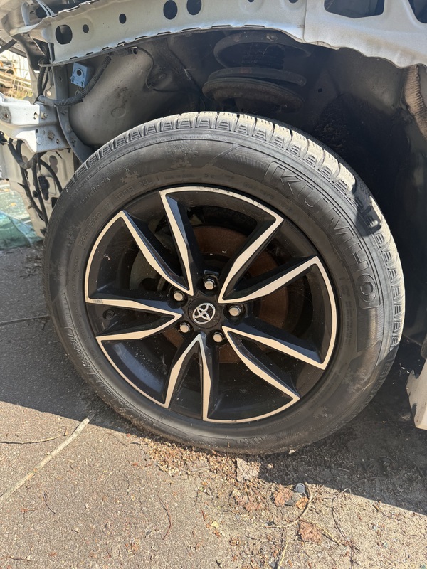 Комплект дисків Toyota Camry 40