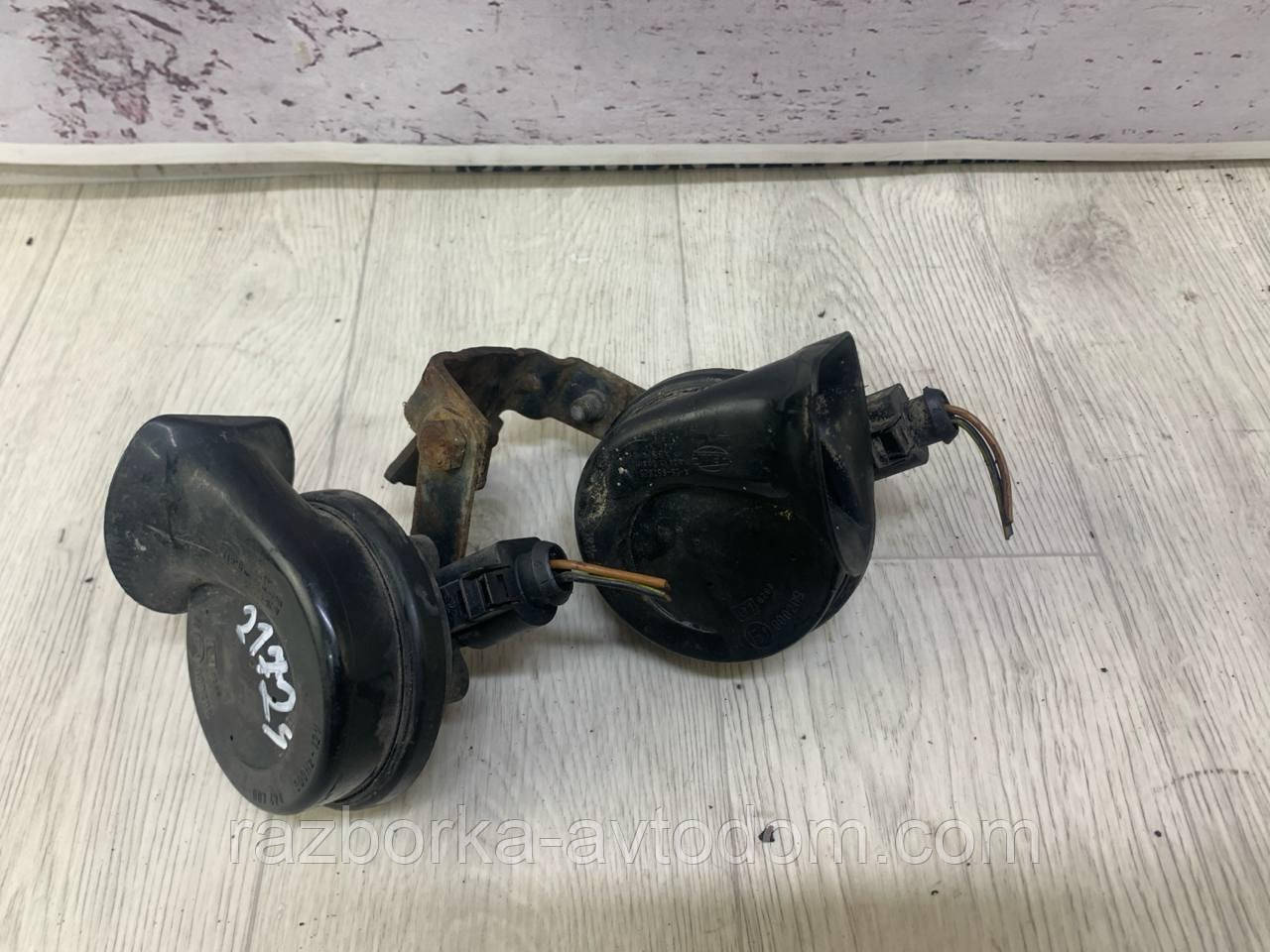 Звуковий сигнал/клаксон (комплект) Citroen c4, C4 Picasso /Peugeot 307, 308, 3008, 5008 ОЕ:9647275980