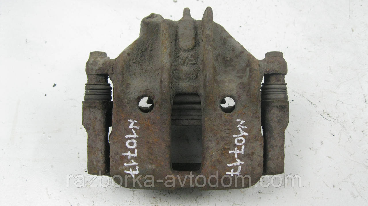 Суппорт передній правий Volvo 440/460 (1987-1996) OE:3344059