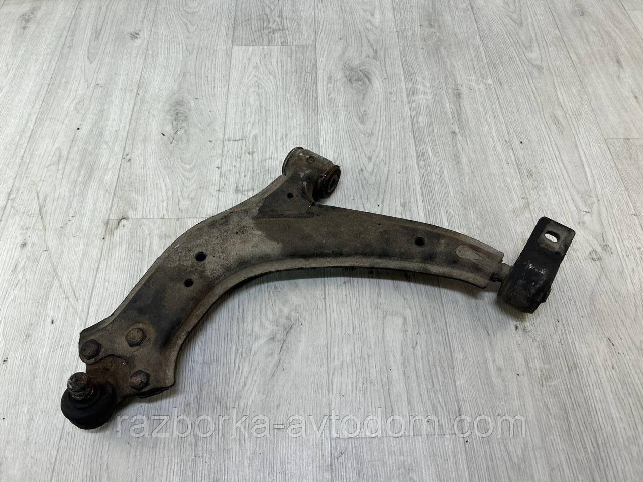 Важіль передній лівий D18 Citroen Berlingo (03-08) OE:3520H5