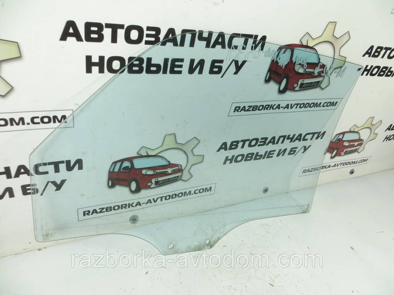 Скло дверцят заднє ліве MAZDA 323F BG 5 дверцята (1989-1994) ОЕ: BC1D-73-511
