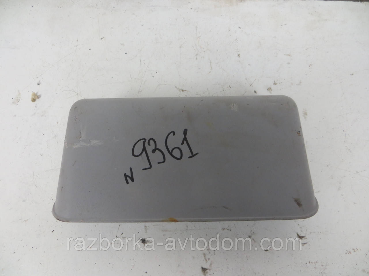 Накладка стопсигнала Mitsubishi Pajero Sport 1 (1997-2009) OE:MR768461
