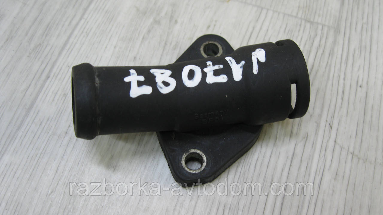 Фланець системи охолодження VW T4 (1990-1996) OE: 044121145B, 044121145