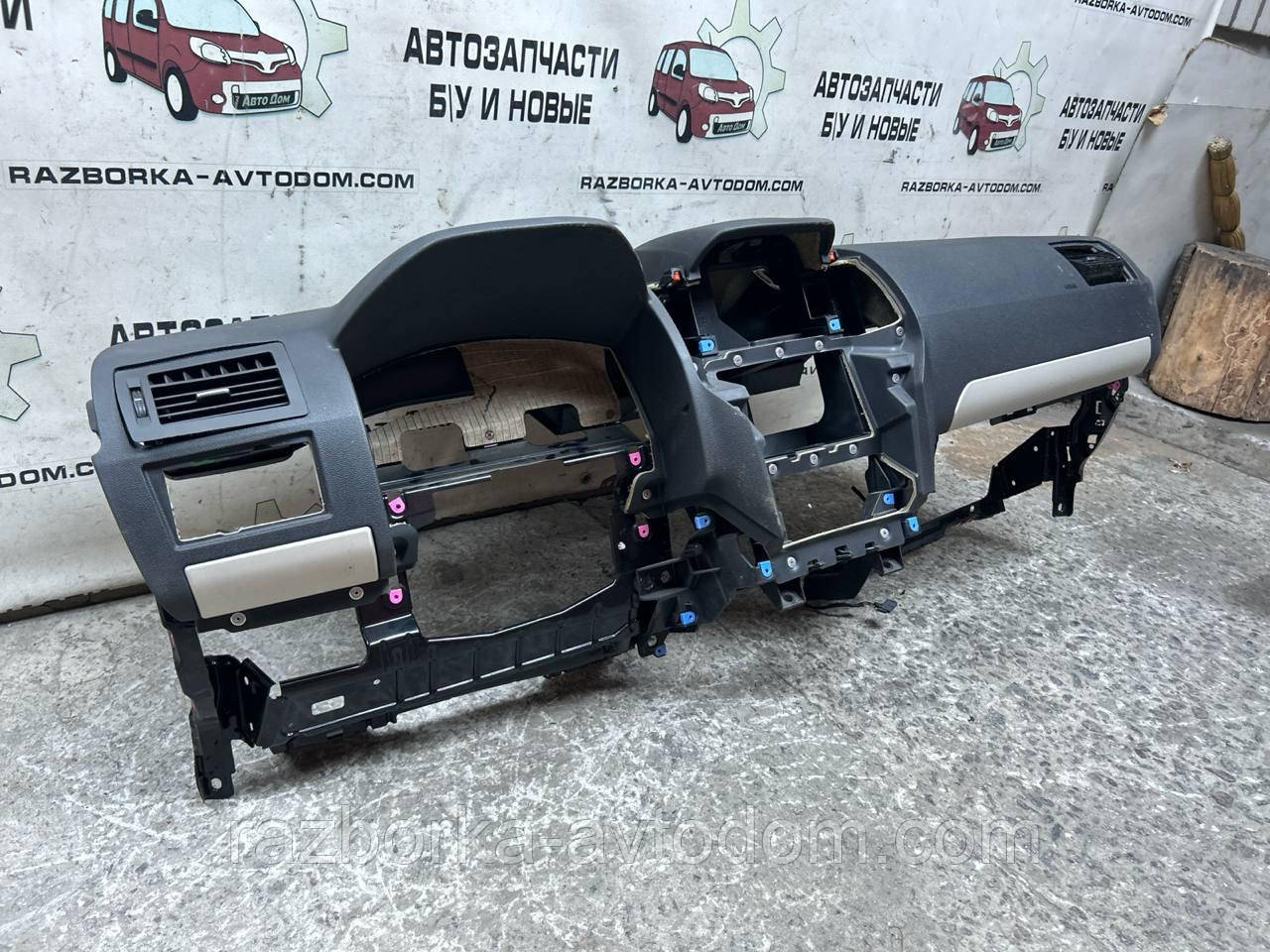 Торпеда під Airbag Opel Zafira B (2005-2010) OE:13206043