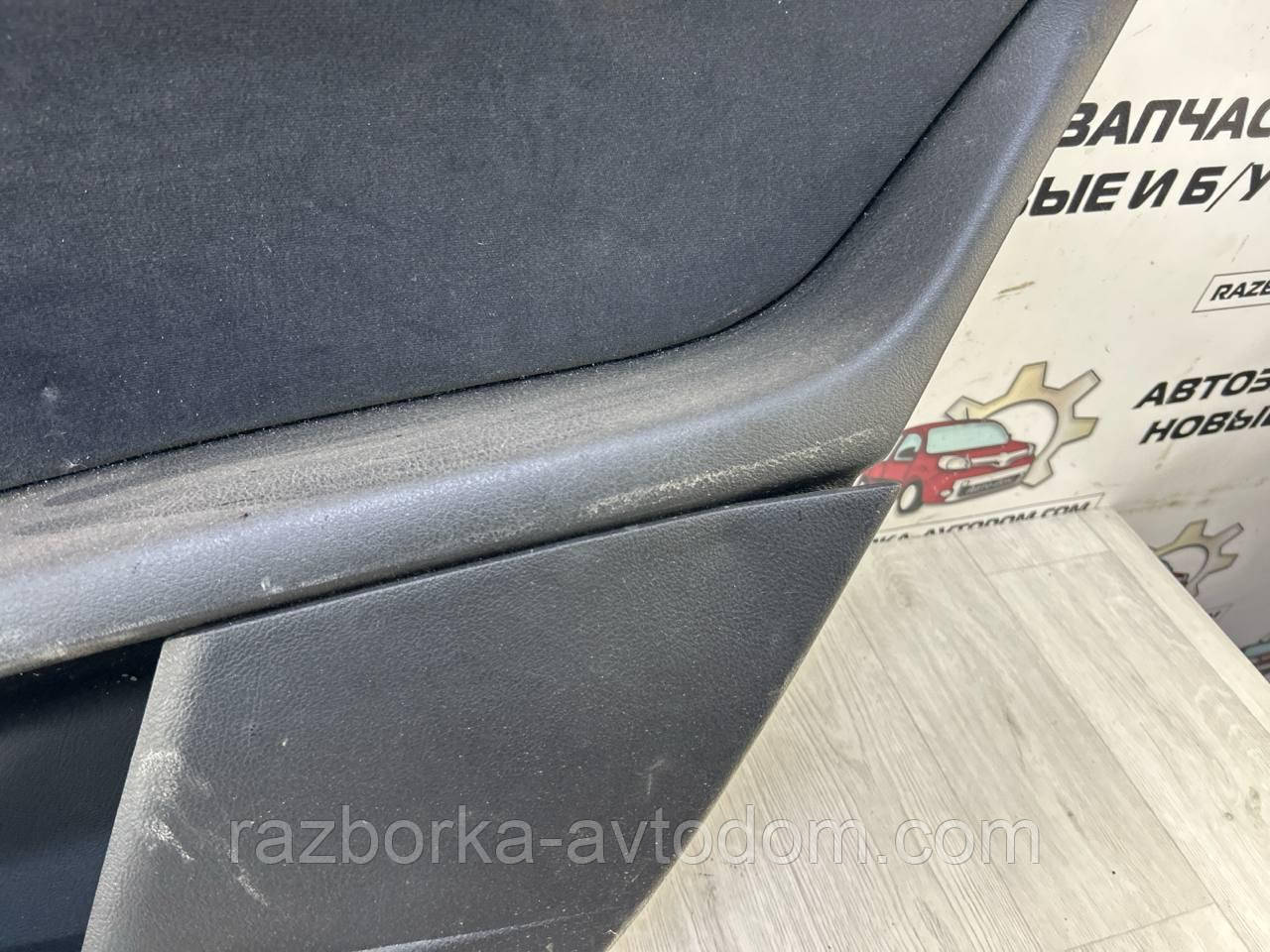 Карта задніх правих дверей седан Peugeot 407 (04-11) OE:96853831zw