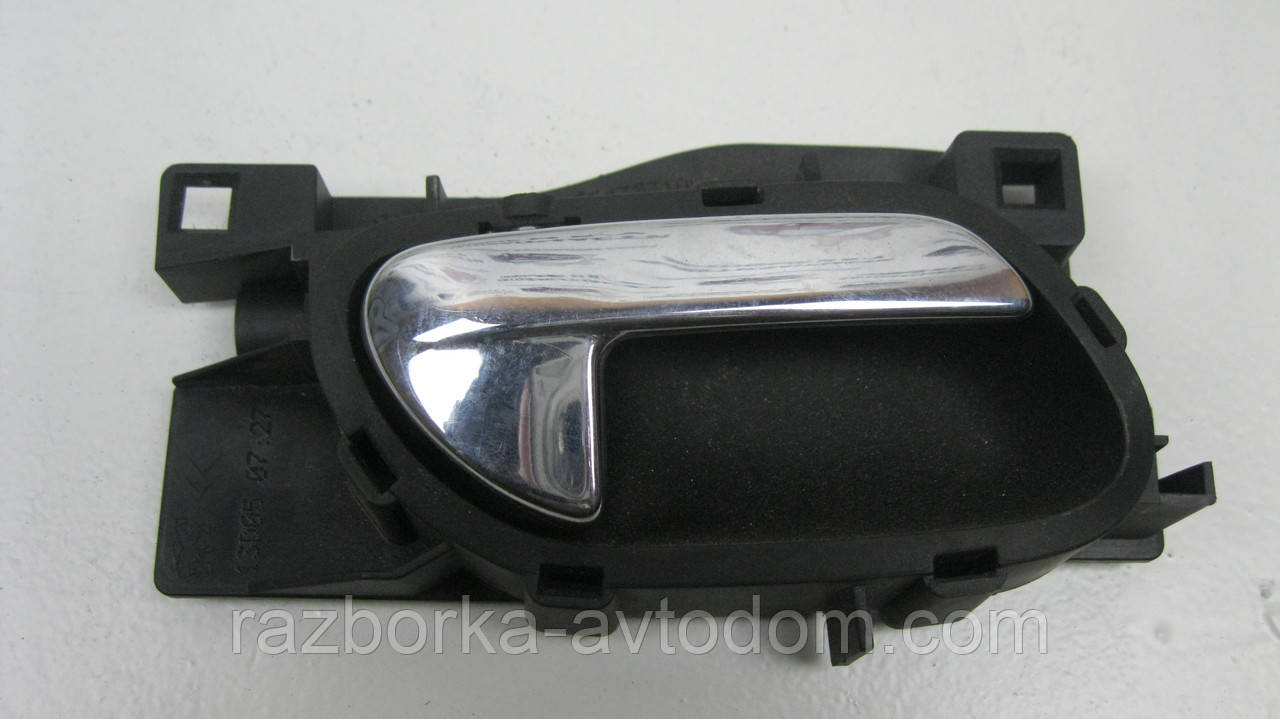 Ручка позанічна задніх правих дверей Citroen C4 (2004-2014) OE:9144 93
