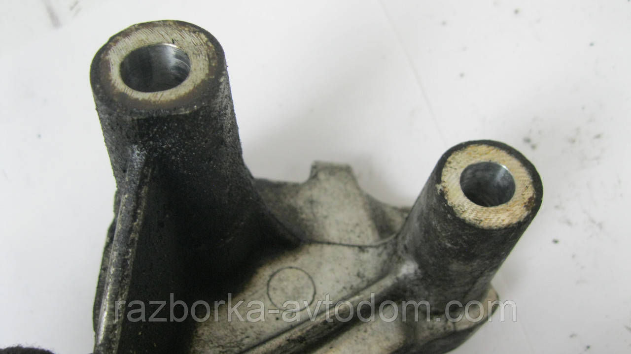 Кронштейн паливного насоса (ТНВД) Renault Megane 2 (2003-2009) Scenic, Laguna, Trafic, Vivaro OE:8200193773 фото 2